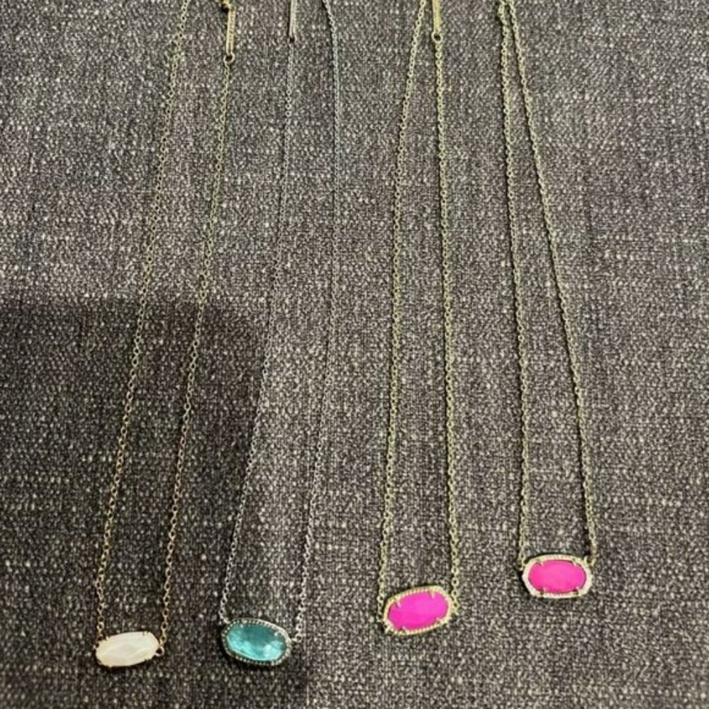 KENDRA SCOTT white necklace